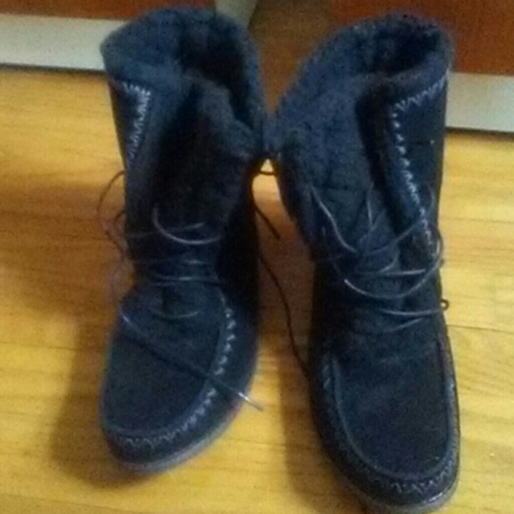 Chesak black suede boots